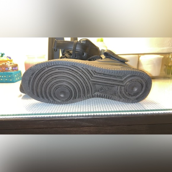 Black Nike Af1s highs (worn outside once) available to negotiate - Picture 2 of 4